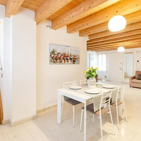 Ca' Degli Antichi Giardini Apartmanhotel Velence