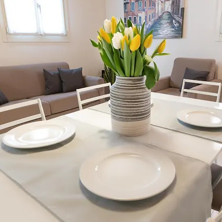 Ca' Degli Antichi Giardini Apartmanhotel