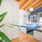 Ca' Degli Antichi Giardini מלון דירות 4*