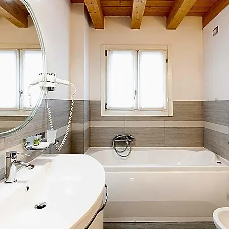 Ca' Degli Antichi Giardini Apartahotel Venecia